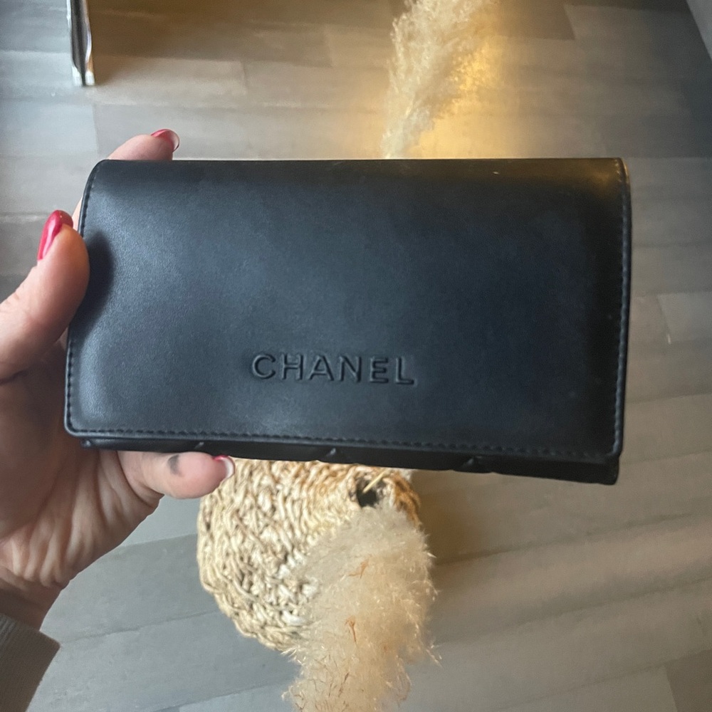 CHANEL Sunglasses holder - genuine